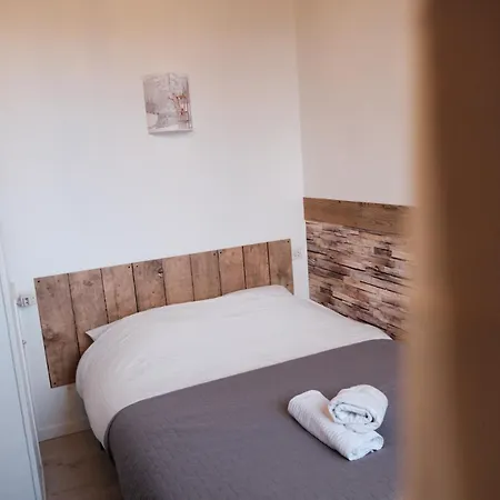 Altitude 1659 - T2 Spacieux Avec Bureau, Vue Imprenable Sur Les Montagnes Font-Romeu-Odeillo-Via